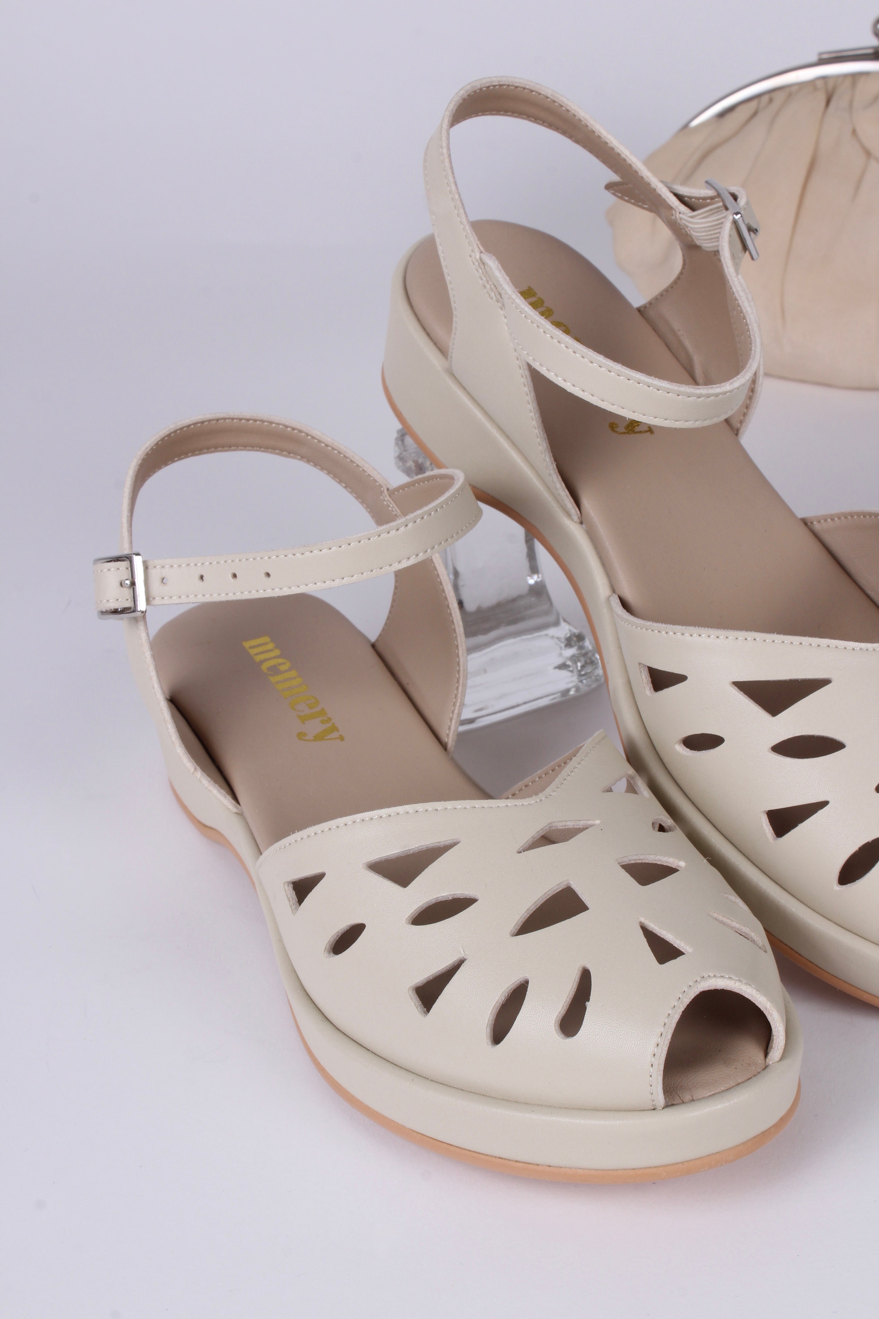 VEGAN - 40'er / 50'er style sandal / wedge - Cream - Sidse